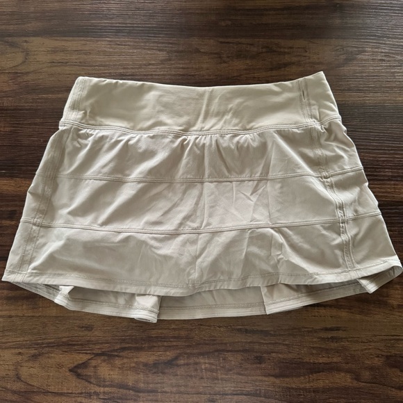 lululemon athletica Dresses & Skirts - Lululemon Pace Rival Skirt Size 6